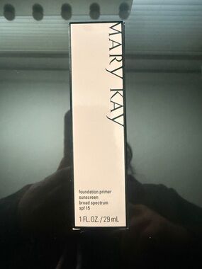 Mary Kay Primer with SPF 15 - Beige and Pale Pink Packaging